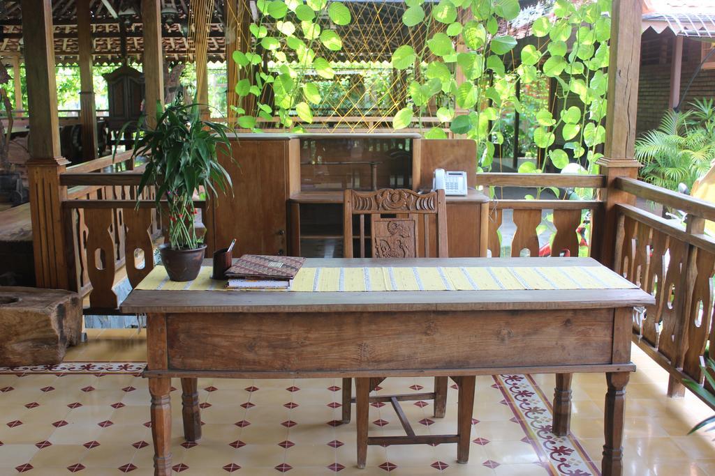 จอกโล อาเยม เตนเตรม Hotel ปรัมบานัน ภายนอก รูปภาพ