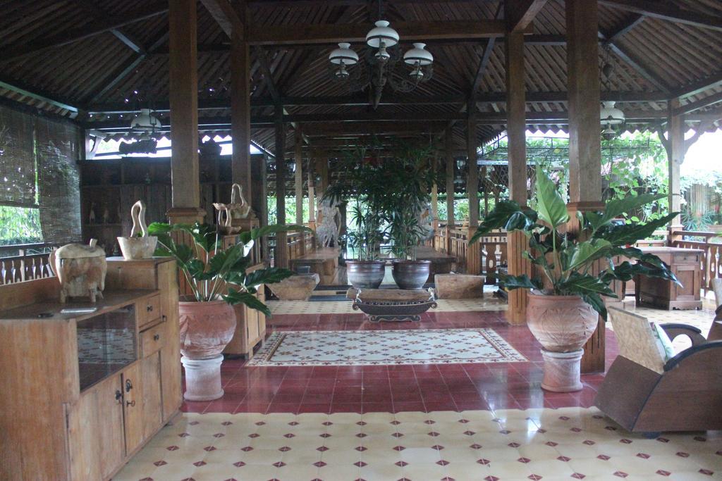 จอกโล อาเยม เตนเตรม Hotel ปรัมบานัน ภายนอก รูปภาพ