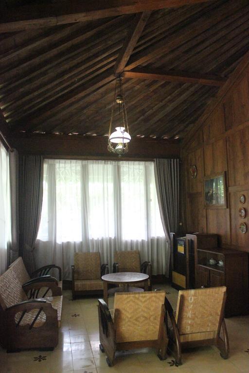 จอกโล อาเยม เตนเตรม Hotel ปรัมบานัน ภายนอก รูปภาพ