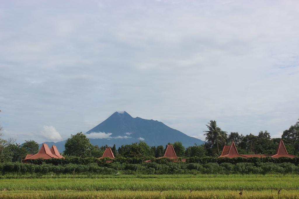 จอกโล อาเยม เตนเตรม Hotel ปรัมบานัน ภายนอก รูปภาพ